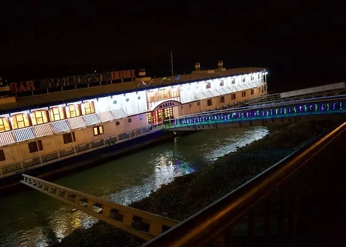 Hotel adatto agli animali: Botel Marina